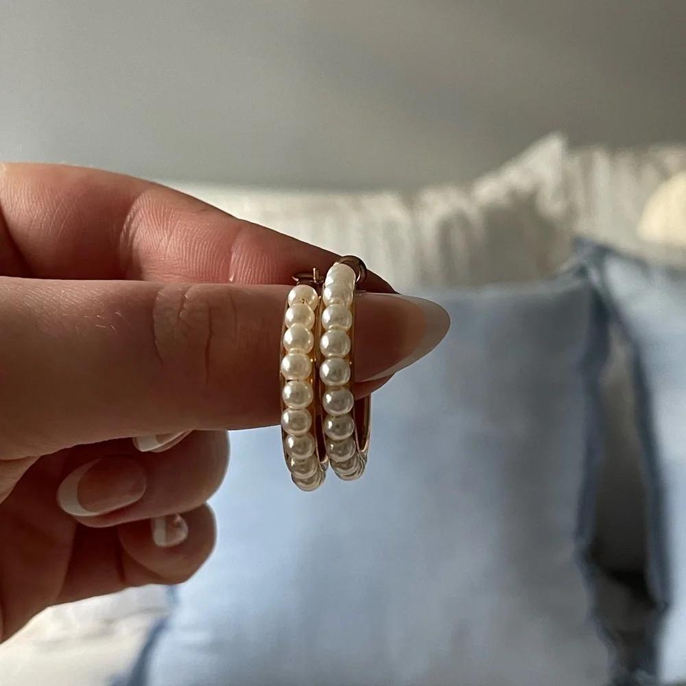 Pearl & Gold Hoop Earrings - Picture 2 of 4